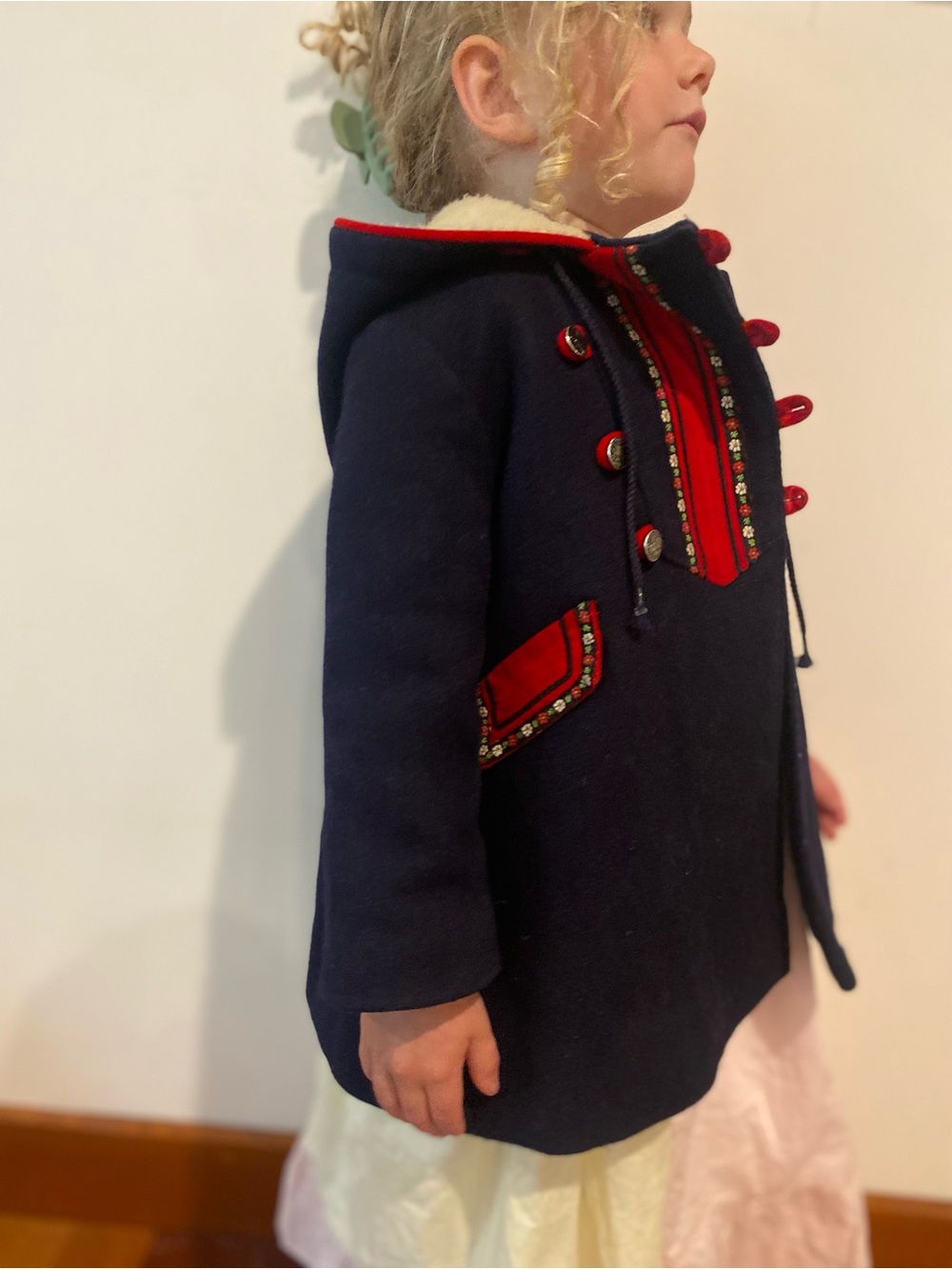 Wool winter coat - Picture 3 of 9
